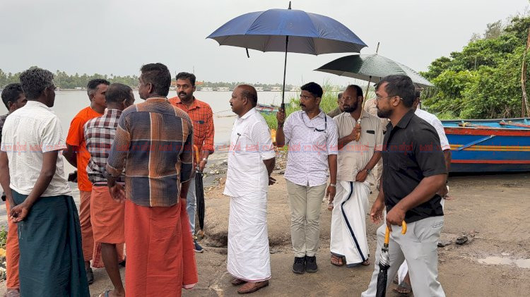 മഴക്കെടുതിയും കടൽക്ഷോഭവും നേരിടാൻ എല്ലാ തയ്യാറെടുപ്പുകളും പൂർത്തിയായി മന്ത്രി എം. ലിജു