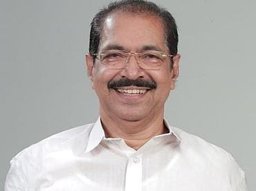തകരാറിലായ 92% വൈദ്യുതി കണക്ഷനുകൾ പുന:സ്ഥാപിച്ചതായി മന്ത്രി സണ്ണി ജോസഫ്