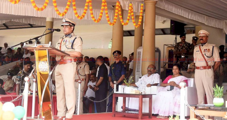ഭരണഘടനയോട് അചഞ്ചലമായ വിശ്വസ്ത പുലര്‍ത്തണം ഡിജിപി റവാഡ ആസാദ് ചന്ദ്രശേഖര്‍