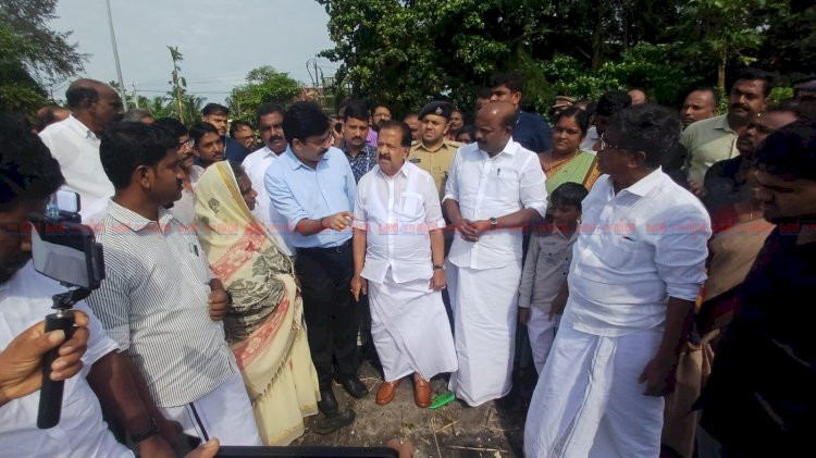 കുട്ടനാട്ടിൽ വെള്ളപ്പൊക്ക ഭീഷണി തോട്ടപ്പള്ളി സ്പിൽവേയിൽ മന്ത്രിമാരുടെ അടിയന്തര സന്ദർശനം
