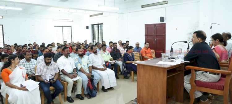 ക്യാമ്പുകളിൽ കഴിയുന്നവർക്ക് വാടക വീട് ഒരുക്കണം തദ്ദേശ സ്ഥാപനങ്ങൾക്ക് നിർദേശവുമായി ഇടുക്കി കളക്ടർ