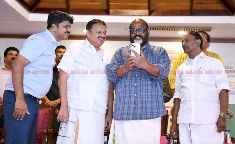 എഐ യുഗത്തിലേക്ക്കെ എസ്ആർടിസി വാട്സ്ആപ്പ് ടിക്കറ്റിങും 24 മണിക്കൂർ കസ്റ്റമർ കെയറും