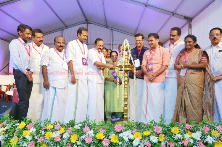 ​വിലക്കയറ്റം തടയാൻ സപ്ലൈകോ 6 ലക്ഷം കുടുംബങ്ങൾക്ക് സൗജന്യ ഓണക്കിറ്റും ഓണം മെഗാ ട്രേഡ് ഫെയറിന് തുടക്കം