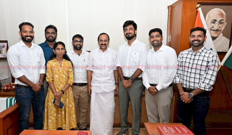 വിക്രം 1 റോക്കറ്റ് ദൗത്യത്തിലെ മലയാളി സാന്നിധ്യം എൻജിനീയർമാരുടെ സംഘത്തെ അഭിനന്ദിച്ച് മുഖ്യമന്ത്രി