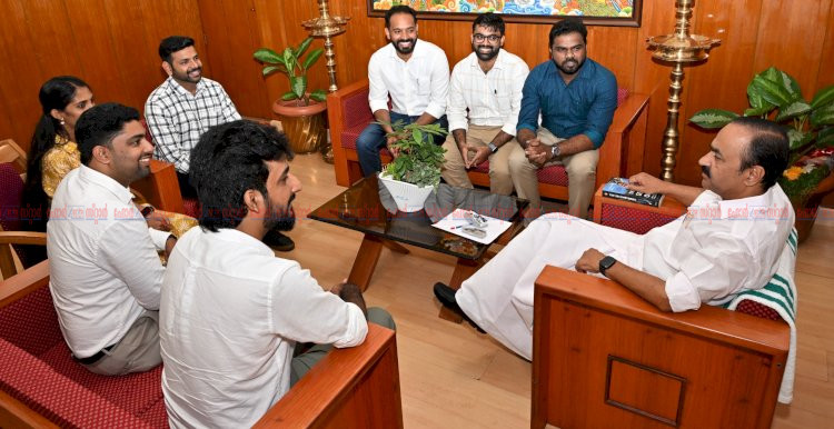 വിക്രം 1 റോക്കറ്റ് ദൗത്യത്തിലെ മലയാളി സാന്നിധ്യം എൻജിനീയർമാരുടെ സംഘത്തെ അഭിനന്ദിച്ച് മുഖ്യമന്ത്രി