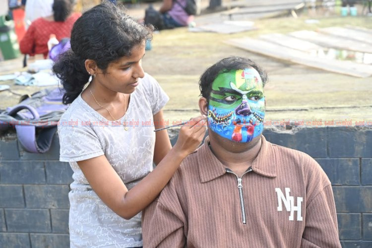 മുഖഭാവങ്ങളുടെ വിവർത്തനമാണ് ചിത്രരചന വയലാർ ശരത്ചന്ദ്ര വർമ്മ