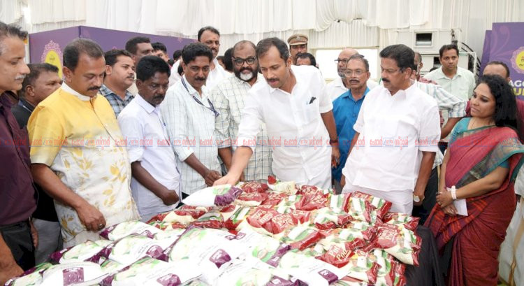 സപ്ലൈകോ ഓണം മേളകൾ ആരംഭിച്ചു വൻ വിലക്കുറവിൽ ഓണക്കിറ്റുകൾ മന്ത്രി അനൂപ് ജേക്കബ്