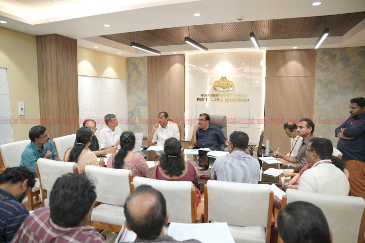 പിറവം മണ്ഡലത്തിലെ പിഡബ്ല്യുഡി പ്രവൃത്തികൾ സമയബന്ധിതമായി തീർക്കും പൊതുമരാമത്ത് വകുപ്പിന്റെ യോഗത്തിൽ തീരുമാനം