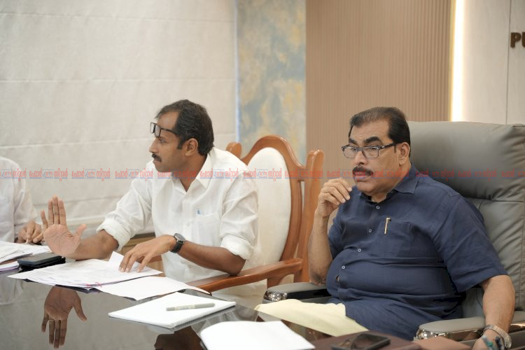 പിറവം മണ്ഡലത്തിലെ പിഡബ്ല്യുഡി പ്രവൃത്തികൾ സമയബന്ധിതമായി തീർക്കും പൊതുമരാമത്ത് വകുപ്പിന്റെ യോഗത്തിൽ തീരുമാനം