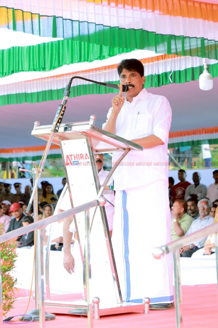 സ്വാതന്ത്ര്യം കാത്തുസൂക്ഷിക്കാനും ഭാവിതലമുറയ്ക്ക് കൈമാറാനും പ്രതിജ്ഞയെടുക്കണം മന്ത്രി ടി സിദ്ദീഖ്