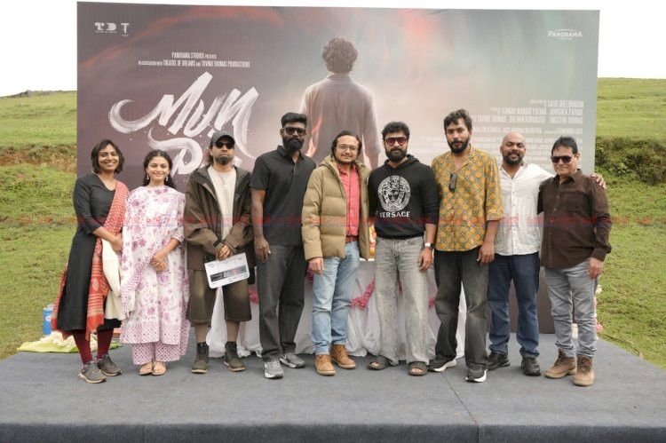 ടൊവിനോ തോമസ് ചിത്രം മുൻപേ ചിത്രീകരണം ഊട്ടിയിൽ തുടങ്ങി റൊമാന്റിക് ഡ്രാമയുമായി സൈജു ശ്രീധരൻ