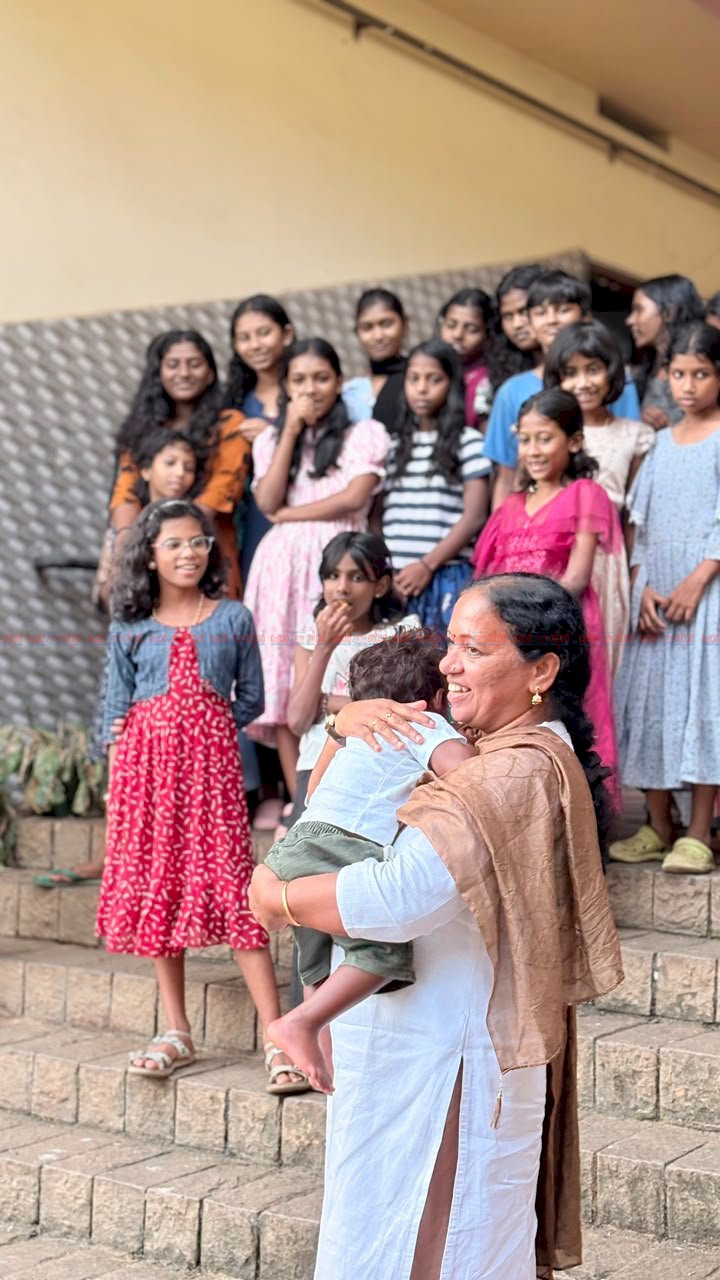 തൊടുപുഴ മദർ ആൻഡ് ചൈൽഡ് ഫൗണ്ടേഷൻ സന്ദർശിച്ച് മന്ത്രി കെ. എ. തുളസി ആദിദേവിന്റെ ആരോഗ്യനില തൃപ്തികാരം
