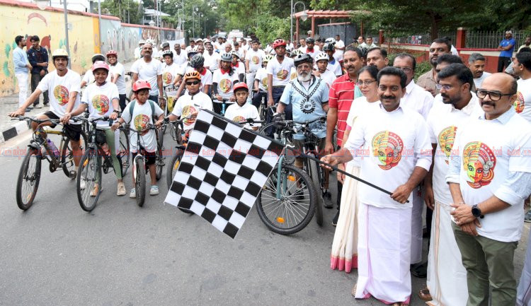 ഓണവിളംബരവുമായി തലസ്ഥാന നഗരിയിൽ സൈക്കിൾ റാലി