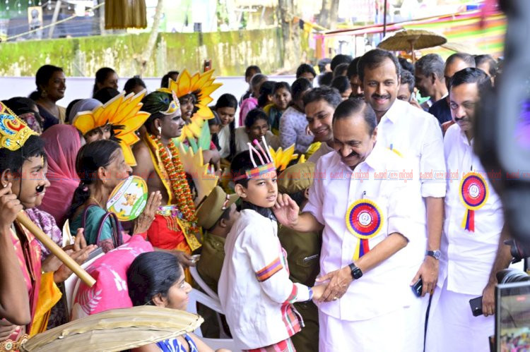 തൃപ്പൂണിത്തുറ അത്തച്ചമയത്തിന് വർണ്ണാഭമായ തുടക്കം പൈതൃക നഗരമാക്കാൻ സർക്കാർ തയ്യാർ മുഖ്യമന്ത്രി വി. ഡി. സതീശൻ