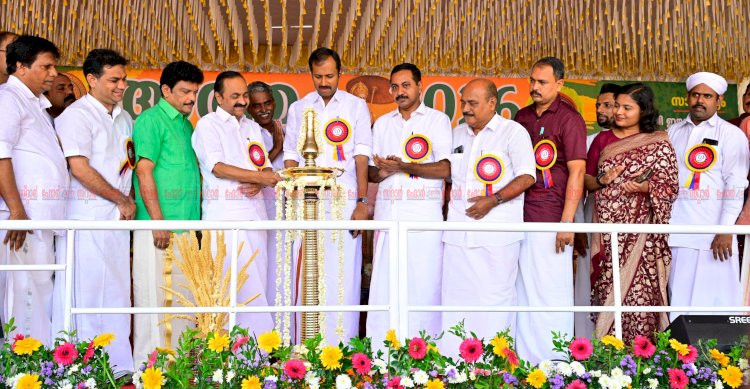 തൃപ്പൂണിത്തുറ അത്തച്ചമയത്തിന് വർണ്ണാഭമായ തുടക്കം പൈതൃക നഗരമാക്കാൻ സർക്കാർ തയ്യാർ മുഖ്യമന്ത്രി വി. ഡി. സതീശൻ