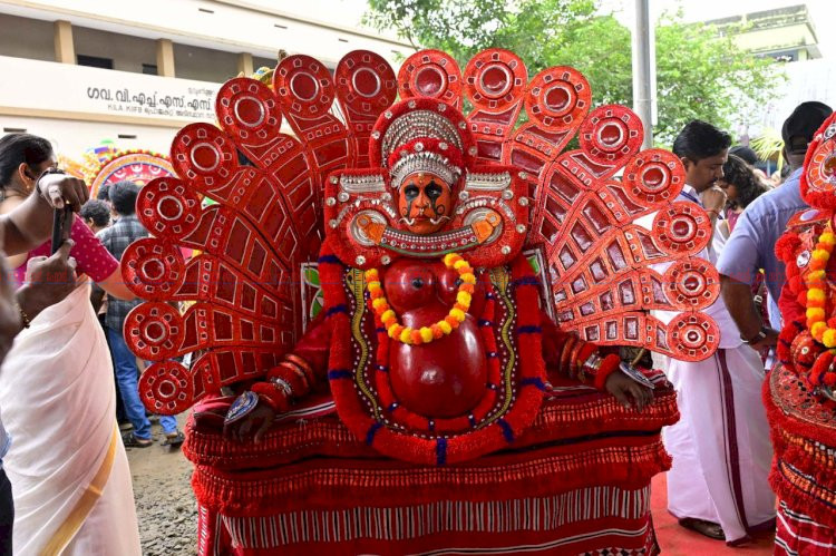 തൃപ്പൂണിത്തുറ അത്തച്ചമയത്തിന് വർണ്ണാഭമായ തുടക്കം പൈതൃക നഗരമാക്കാൻ സർക്കാർ തയ്യാർ മുഖ്യമന്ത്രി വി. ഡി. സതീശൻ