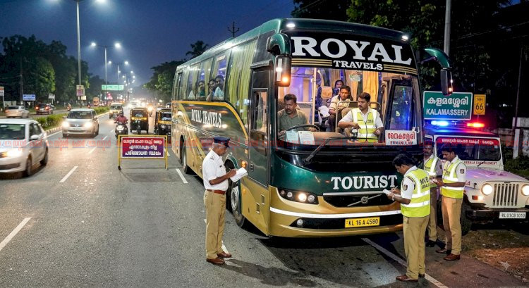 നികുതി വെട്ടിപ്പ് എറണാകുളത്ത് 72 അന്തർസംസ്ഥാന ടൂറിസ്റ്റ് ബസുകൾക്കെതിരെ കേസ് ഒരു കോടി രൂപ പിഴ