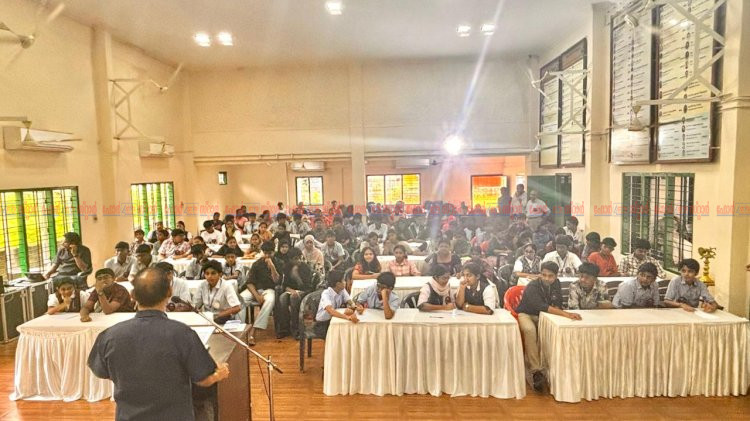 45 സ്കൂളുകൾ മാറ്റുരച്ച ആവേശപ്പോരാട്ടം റോട്ടറി ഫ്രീഡം ക്വിസ് കിരീടം മൂവാറ്റുപുഴ നിർമ്മലയ്ക്ക്