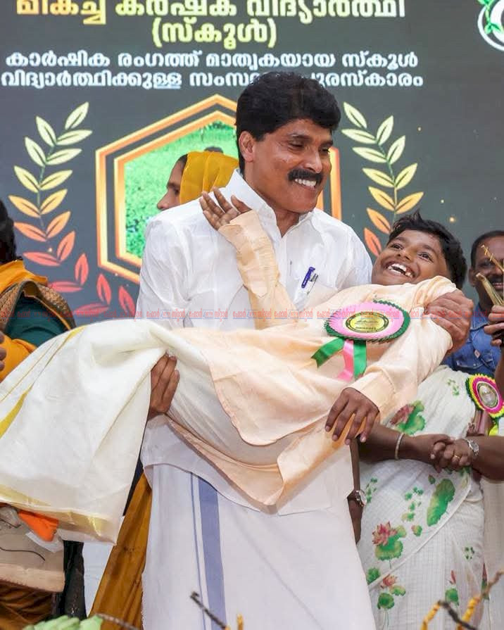 പ്രളയബാധിതർക്ക് സഹായം, വിദ്യാർത്ഥികൾക്ക് ഗ്രേസ് മാർക്ക്, കുട്ടി കർഷകന് വീട് കൃഷിമന്ത്രി അഡ്വ. ടി. സിദ്ദിഖ്.