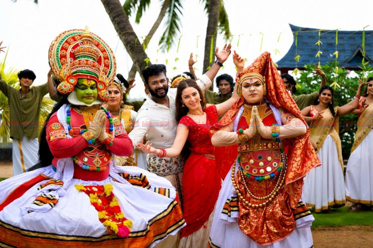 രണ്ട് പതിറ്റാണ്ടുകൾക്ക് ശേഷം ഓണപ്പാട്ടുമായി ഈസ്റ്റ് കോസ്റ്റ് വിജയൻ ഓണം വൈബ് 2026 പുറത്തിറങ്ങി