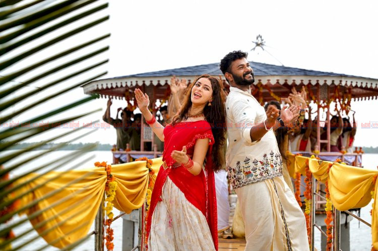 രണ്ട് പതിറ്റാണ്ടുകൾക്ക് ശേഷം ഓണപ്പാട്ടുമായി ഈസ്റ്റ് കോസ്റ്റ് വിജയൻ ഓണം വൈബ് 2026 പുറത്തിറങ്ങി