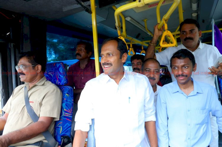 ഓണവിപണി സജീവം സബ്സിഡി സാധനങ്ങൾ ഉറപ്പ് കലൂരിലേക്ക് സൗജന്യ ബസുമായി സപ്ലൈകോ