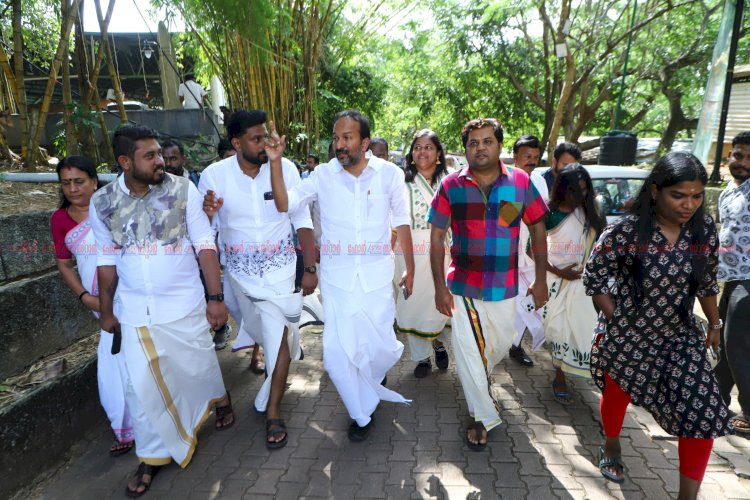 കനകക്കുന്നിൽ ഓണം ട്രേഡ് ഫെയറിന് തുടക്കം മന്ത്രി പി.സി. വിഷ്ണുനാഥ് ഉദ്ഘാടനം ചെയ്തു