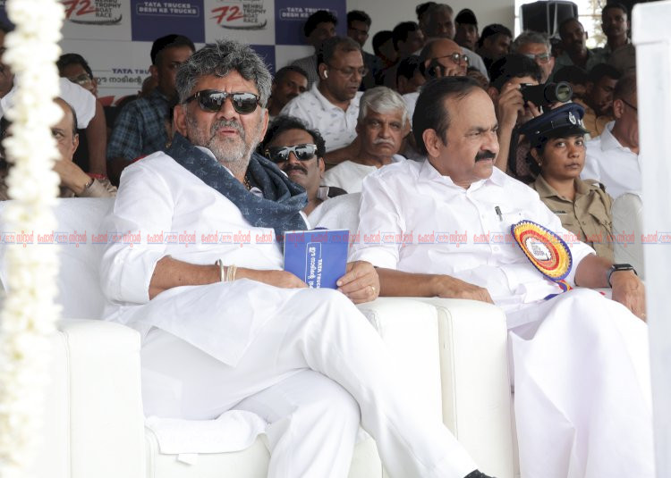 72 ാമത് നെഹ്റു ട്രോഫി വള്ളംകളി മുഖ്യമന്ത്രി ഉദ്ഘാടനം ചെയ്തു ഫൈനൽ പോരാട്ടത്തിന് ചുണ്ടൻ വള്ളങ്ങൾ തയ്യാർ