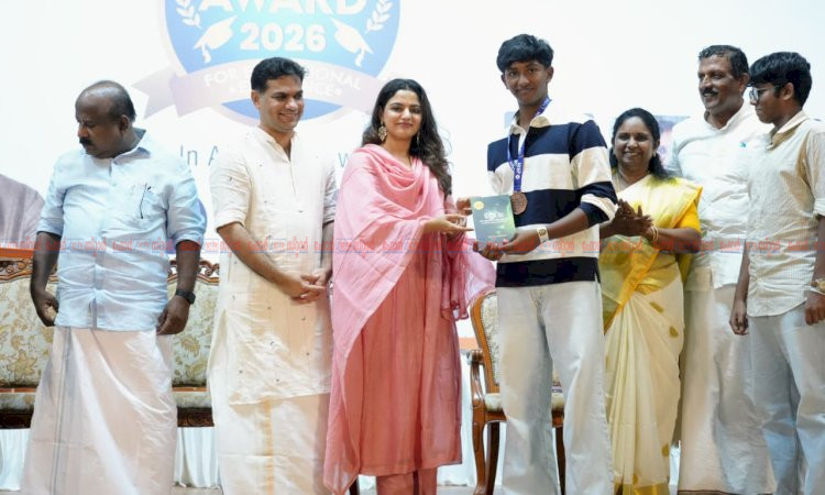 ​സി.ബി.എസ്.ഇ, ഐ.സി.എസ്.ഇ വിജയികൾക്ക് ഹൈബി ഈഡന്റെ ‘എം.പി അവാർഡ്’ നടി നിഖില വിമൽ ഉദ്ഘാടനം ചെയ്തു