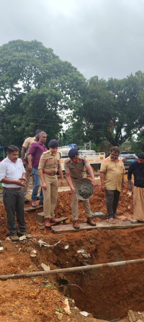 പെരുമ്പാവൂരിൽ ആധുനിക പോലീസ് ബാഡ്മിന്റൺ കോർട്ട് ജില്ലാ പോലീസ് മേധാവി കെ.എസ്. സുദർശൻ ഉദ്ഘാടനം ചെയ്തു