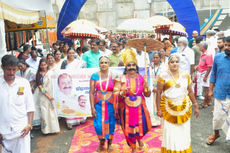 ഉൽപ്പന്നങ്ങളുടെ ഗുണനിലവാരം ഉറപ്പാക്കണം കുടുംബശ്രീ ഓണം മേള ഉദ്ഘാടനം ചെയ്ത് മന്ത്രി കെ.എം. ഷാജി