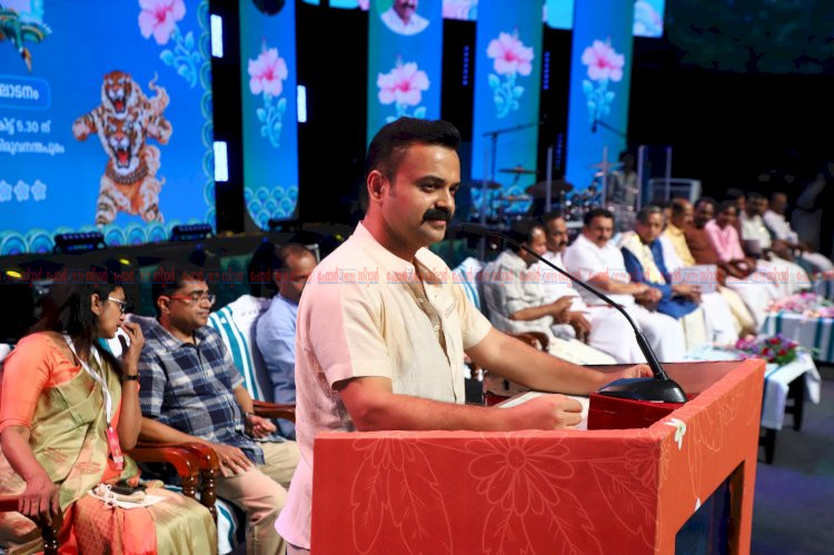 ഭരണാധികാരികൾക്ക് എക്കാലത്തെയും മാതൃക മാവേലി കുഞ്ചാക്കോ ബോബൻ