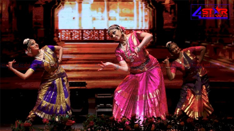 നിശാഗന്ധിയിൽ നിറഞ്ഞാടി ശോഭന സദസ്സിന്റെ മനംകവർന്ന് പ്രകടനം