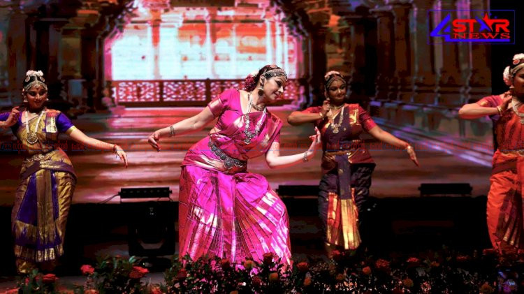 നിശാഗന്ധിയിൽ നിറഞ്ഞാടി ശോഭന സദസ്സിന്റെ മനംകവർന്ന് പ്രകടനം