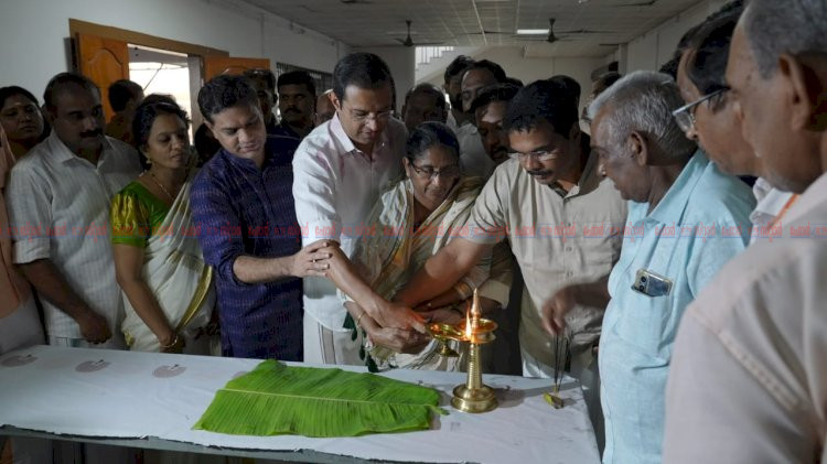 തൃക്കാക്കര മഹാദേവ ക്ഷേത്രത്തിൽ ഓണസദ്യ മന്ത്രി റോജി എം. ജോൺ നിർവഹിച്ചു