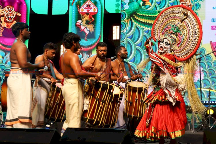 ആചാരപ്പൊലിമയോടെ കനകക്കുന്ന് ദാരികവധം മുടിയേറ്റും നാടൻ കലകളും ശ്രദ്ധേയമായി