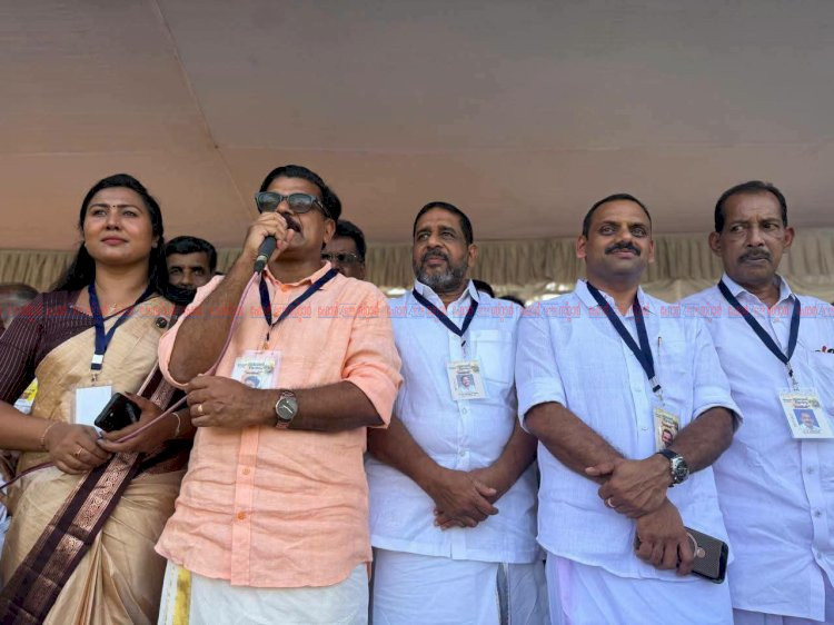 45 വർഷത്തെ കാത്തിരിപ്പിന് വിരാമം മൂവാറ്റുപുഴയാറ്റിൽ ആവേശം വിതറി ത്രിവേണി വള്ളംകളി