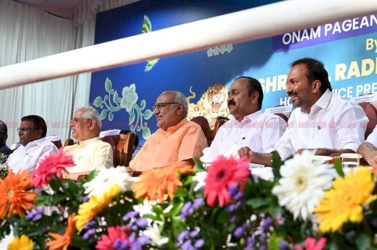 തലസ്ഥാനത്ത് ഗംഭീര സാംസ്കാരിക ഘോഷയാത്ര ഉപരാഷ്ട്രപതി ഫ്ലാഗ് ഓഫ് ചെയ്തു