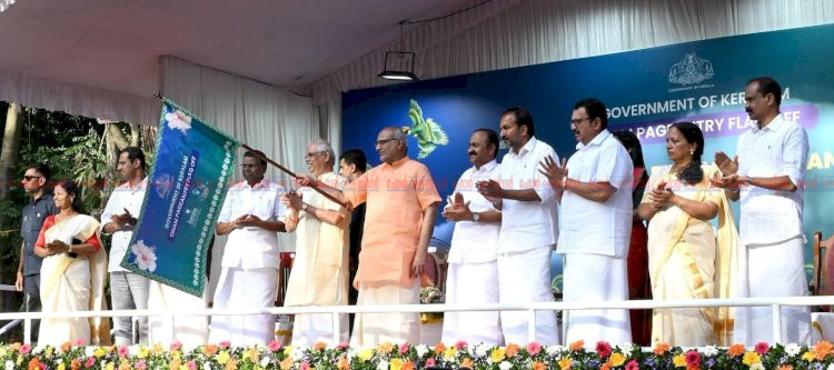 തലസ്ഥാനത്ത് ഗംഭീര സാംസ്കാരിക ഘോഷയാത്ര ഉപരാഷ്ട്രപതി ഫ്ലാഗ് ഓഫ് ചെയ്തു