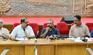 കണ്ണൂർ വിമാനത്താവള എൻട്രി ഫീ ഒഴിവാക്കണം തകർന്ന് റോഡുകളും ജനകീയ പ്രശ്നങ്ങളും ചർച്ച ചെയ്ത് ജില്ലാ വികസന സമിതി