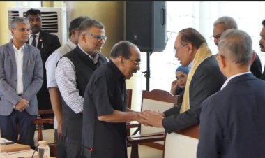 മലേഷ്യൻ പ്രധാനമന്ത്രി അൻവർ ഇബ്രാഹിം പ്രമുഖ വ്യവസായികളുമായി കൂടിക്കാഴ്ച നടത്തി