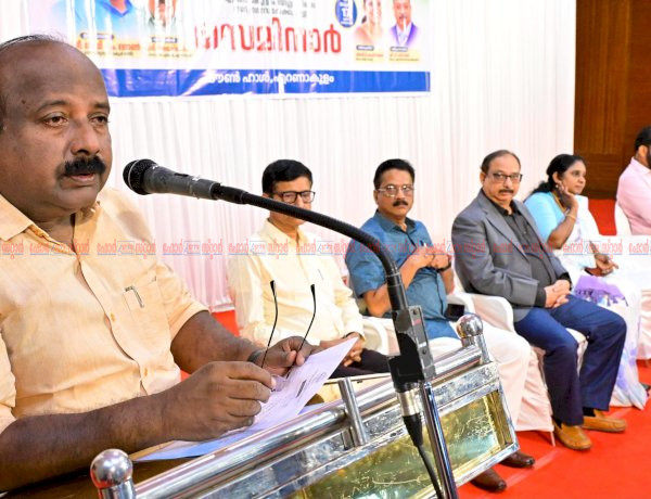 സർക്കാർ ഉദ്യോഗസ്ഥർക്കായി വിവരാവകാശ സെമിനാർ ടി.ജെ. വിനോദ് എം.എൽ.എ ഉദ്ഘാടനം ചെയ്തു