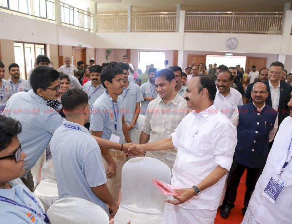 ഭിന്നശേഷിക്കാർക്കായി പ്രത്യേക പദ്ധതികൾ നടപ്പാക്കും മുഖ്യമന്ത്രി വി.ഡി. സതീശൻ