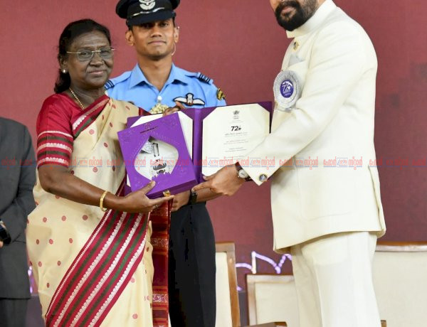 മികച്ച നടനായി മമ്മൂട്ടി, ഗായികയായി വൈക്കം വിജയലക്ഷ്മി ദേശീയ പുരസ്‌കാര വേദിയിൽ മലയാളത്തിന് വൻനേട്ടം