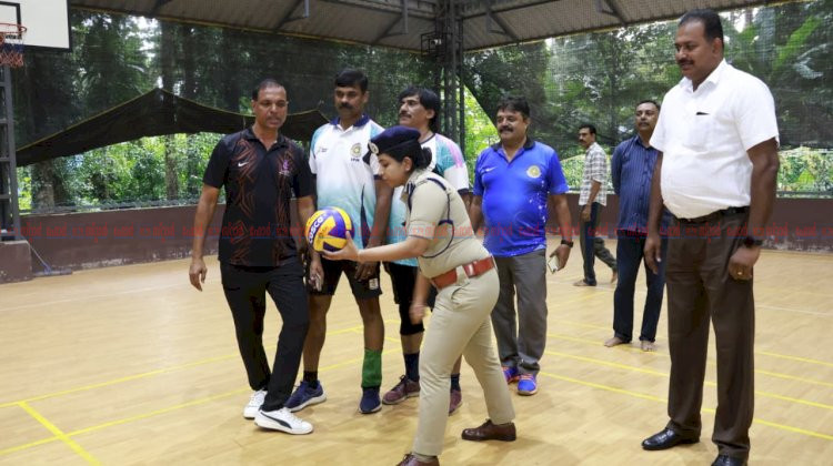 വോളിബോൾ സൗഹൃദ മത്സരം കോഴിക്കോട് റൂറൽ ജില്ലാ പോലീസ് ടീമിന് വിജയം