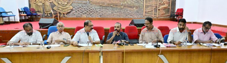 കണ്ണൂർ വിമാനത്താവള എൻട്രി ഫീ ഒഴിവാക്കണം തകർന്ന് റോഡുകളും ജനകീയ പ്രശ്നങ്ങളും ചർച്ച ചെയ്ത് ജില്ലാ വികസന സമിതി