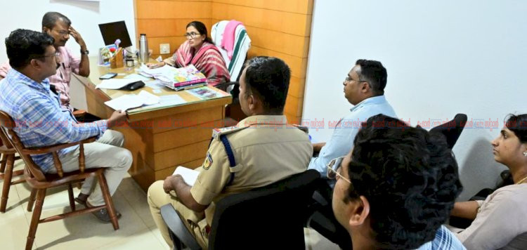 പൊതുസ്ഥലങ്ങളിലെ അനധികൃത ബോര്‍ഡുകള്‍ നീക്കം ചെയ്യണം