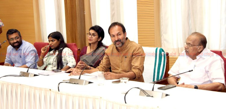 ഓണം വാരാഘോഷം പുരസ്‌കാരങ്ങൾ വിതരണം ചെയ്തു മന്ത്രി പി. സി. വിഷ്ണുനാഥ്