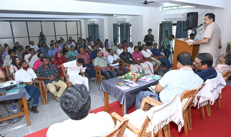 സ്കൂൾ ഉച്ചഭക്ഷണം പ്ലസ് ടു വരെയാക്കാൻ നീക്കം പ്രാതലും നൽകുമെന്ന് വിദ്യാഭ്യാസ മന്ത്രി എൻ. ഷംസുദ്ദീൻ