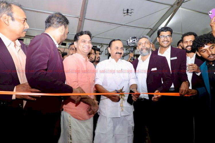 ​വൈദ്യുതി പ്രതിസന്ധിക്ക് ശാശ്വത പരിഹാരം സോളാർ മേഖലയെ വ്യവസായമായി വളർത്തും മുഖ്യമന്ത്രി വി.ഡി. സതീശൻ
